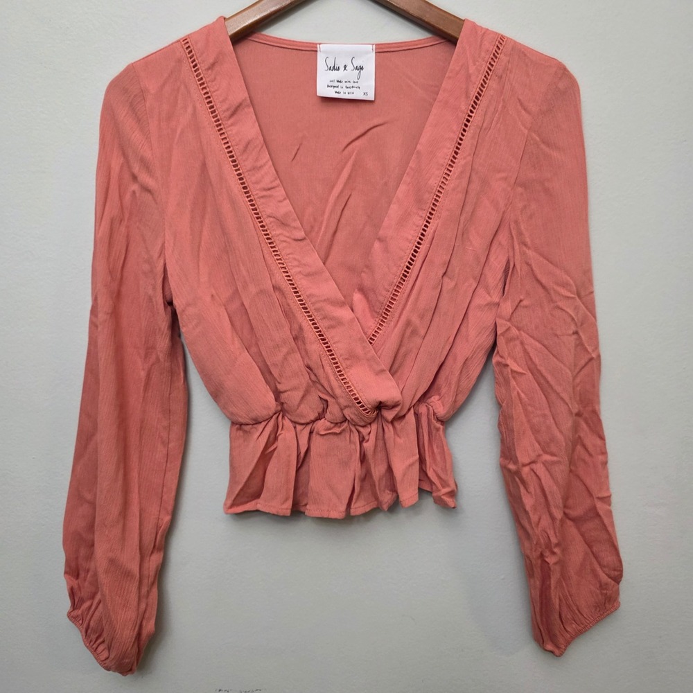 Sadie & Sage Peplum Top Womens XS Terracotta Boho Lace Trim Surplice‎